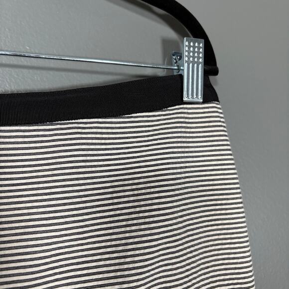Ann Taylor LOFT Women's Gray & White Striped Pencil Skirt - Size 10 - Corpcore - Picture 2 of 6